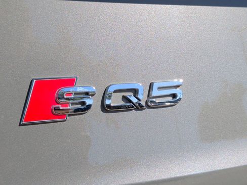 Used 2023 Audi SQ5 Prestige w/ Prestige Package image 10