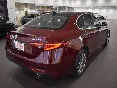 Used 2018 Alfa Romeo Giulia AWD image 7