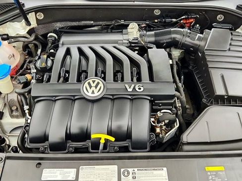 Used 2017 Volkswagen Passat 3.6 SEL Premium FWD image 26