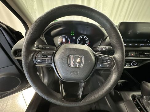 Used 2023 Honda HR-V LX image 23