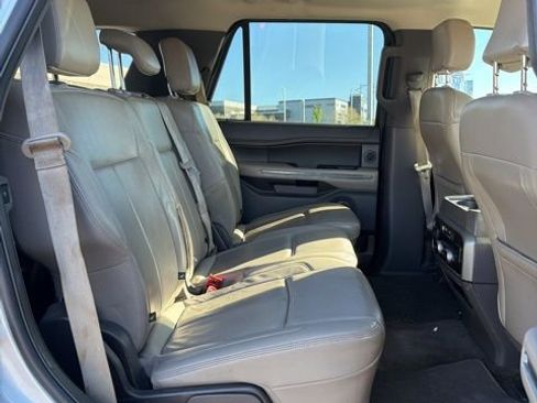 Used 2018 Ford Expedition XLT w/ Equipment Group 202A image 10