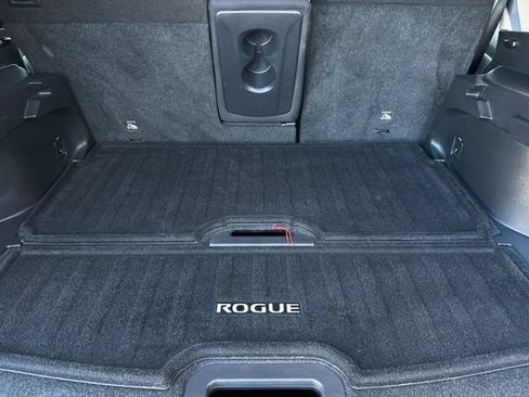 Used 2020 Nissan Rogue S FWD image 17