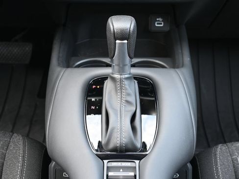 Used 2025 Honda HR-V LX image 11
