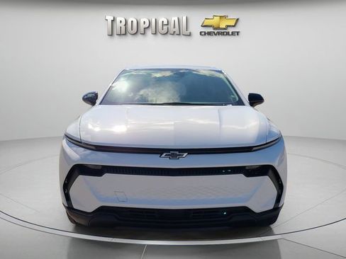 New 2026 Chevrolet Equinox EV LT w/ LPO, Blackout Package FWD image 8