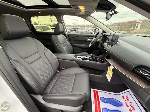 New 2026 Nissan Rogue Platinum w/ Platinum Premium Package image 18