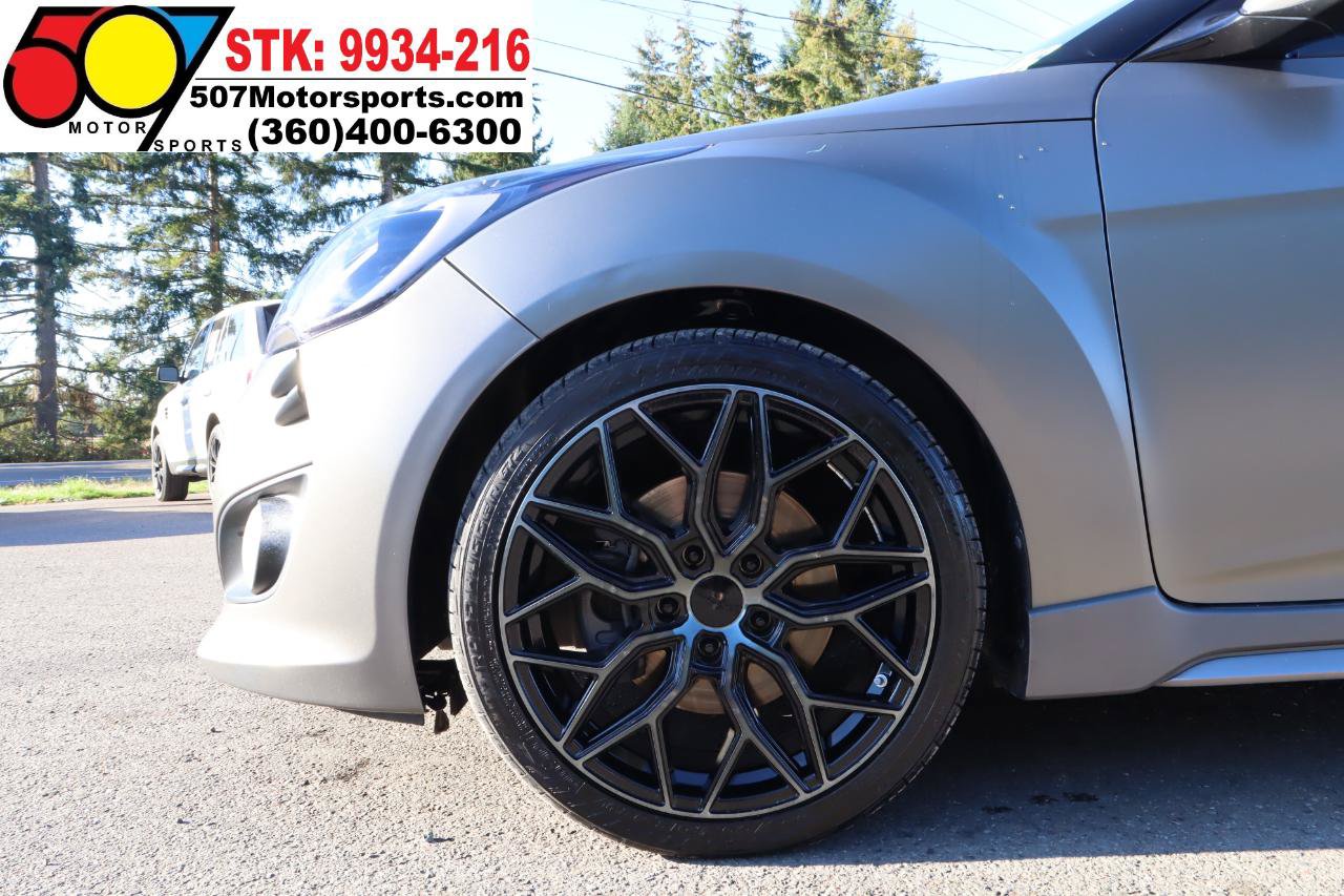 Used 2016 Hyundai Veloster Turbo w/ Option Group 04 FWD image 29