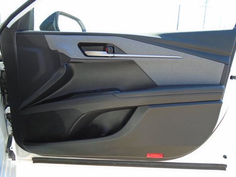 Used 2025 Toyota Camry LE image 31