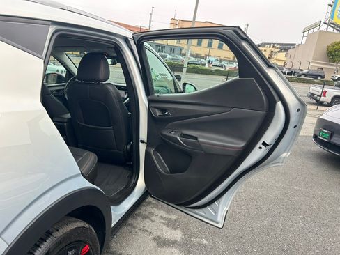 Used 2023 Chevrolet Bolt EUV LT w/ Convenience Package FWD image 36