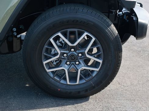 New 2026 Jeep Wrangler Unlimited Sahara AWD/4WD image 8