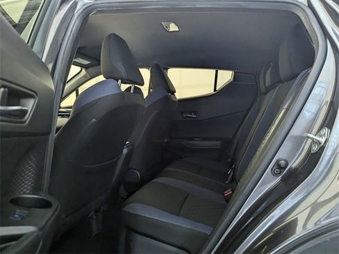 Used 2020 Toyota C-HR XLE image 7