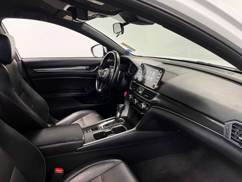 Used 2018 Honda Accord Sport image 11