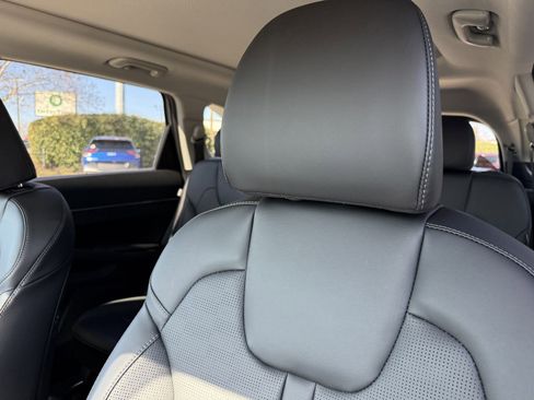 New 2025 Kia Sorento S w/ Panoramic Sunroof Package image 18