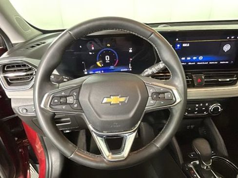 Used 2024 Chevrolet TrailBlazer LT w/ LT Cold Weather Package AWD/4WD image 14