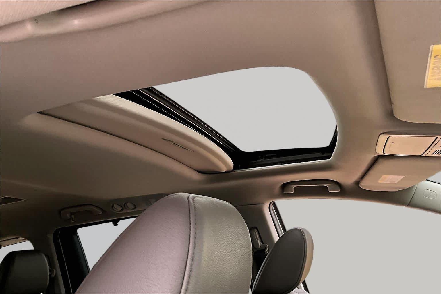 Used 2017 Honda Odyssey EX-L image 14