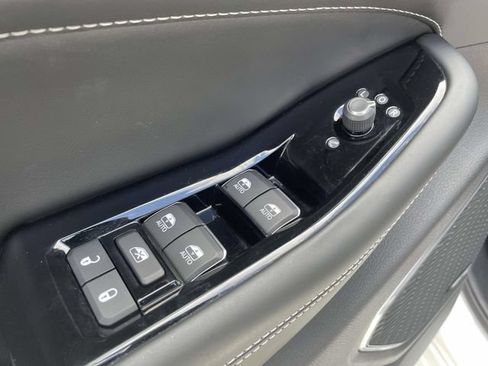 Used 2023 Jeep Grand Cherokee Overland AWD/4WD image 20
