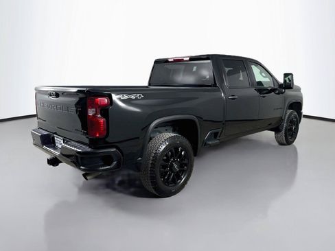 Used 2025 Chevrolet Silverado 2500 Custom w/ Custom Value Package AWD/4WD image 9