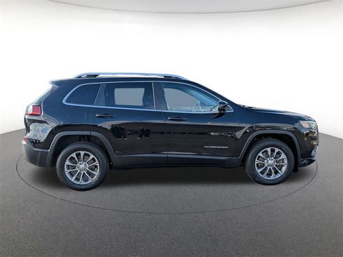 Used 2019 Jeep Cherokee Latitude Plus w/ Cold Weather Group image 4