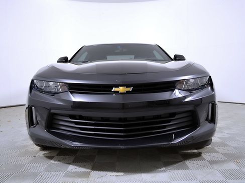 Used 2018 Chevrolet Camaro LT RWD image 5