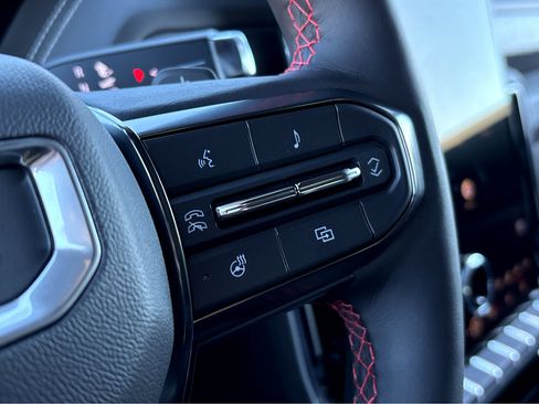 New 2025 GMC Yukon AT4 Ultimate image 17