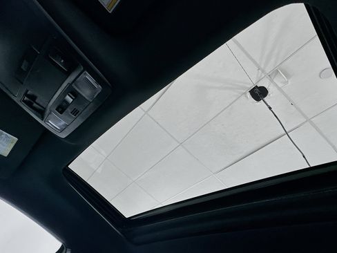 Used 2019 Toyota Tacoma Limited image 25