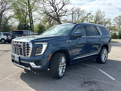 New 2026 GMC Yukon Denali w/ Denali Reserve Package AWD/4WD image 4