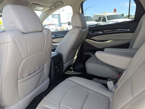 Used 2019 Buick Enclave Essence AWD/4WD image 31