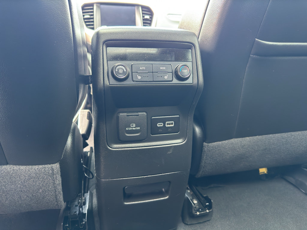 Used 2023 GMC Acadia Denali w/ Denali Technology Package FWD image 25