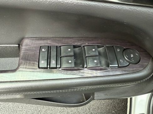 Used 2016 Buick Enclave Leather image 13