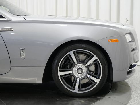 Used 2015 Rolls-Royce Wraith image 32