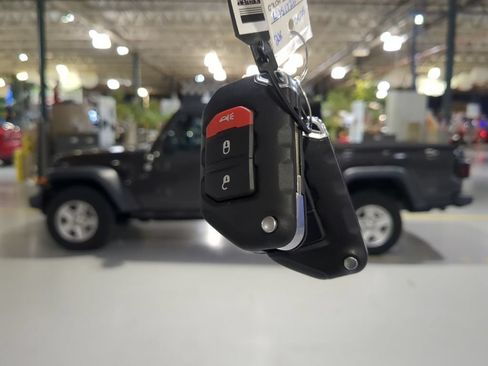 Used 2020 Jeep Gladiator Sport w/ Quick Order Package 23S AWD/4WD image 4