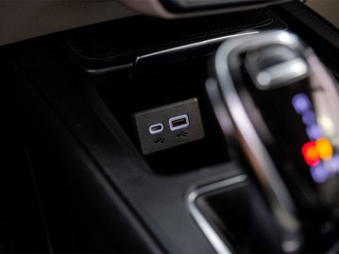 Used 2023 Cadillac XT4 Luxury image 24