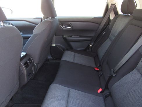 Used 2025 Nissan Rogue SV image 11