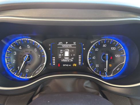 Used 2021 Chrysler Voyager LX w/ Cold Weather Group FWD image 22