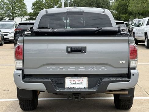 Certified 2021 Toyota Tacoma TRD Off-Road w/ Technology Package AWD/4WD image 5