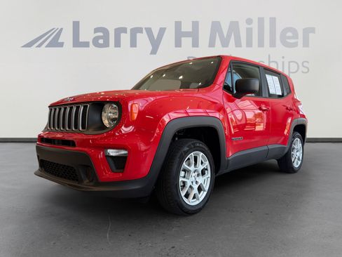 Used 2023 Jeep Renegade Latitude AWD/4WD image 1