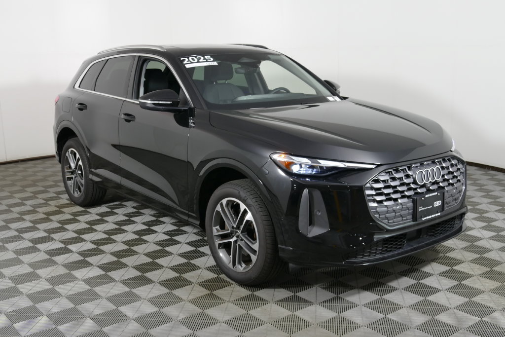 Certified 2025 Audi Q5 Premium w/ Convenience Package AWD/4WD image 1