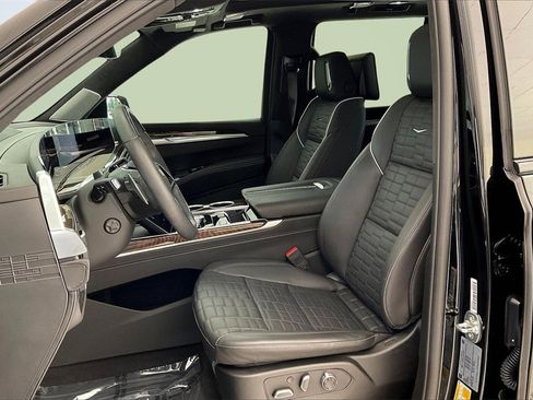 Used 2025 Cadillac Escalade Sport Platinum image 25