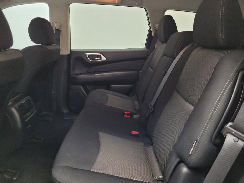 Used 2020 Nissan Pathfinder S FWD image 18