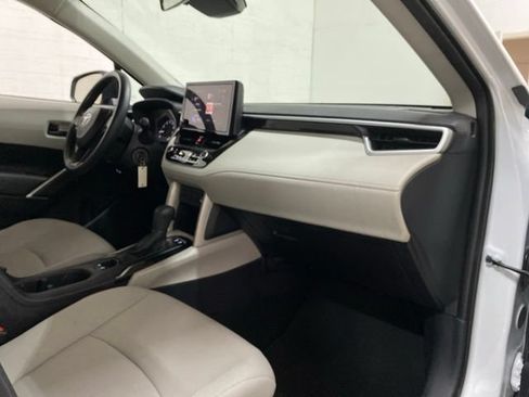 Used 2024 Toyota Corolla Cross L FWD image 71