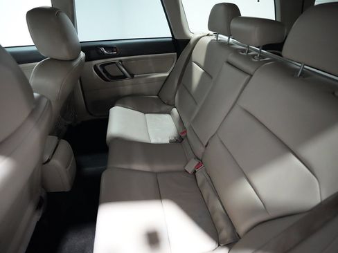 Used 2009 Subaru Outback 2.5i Limited image 18