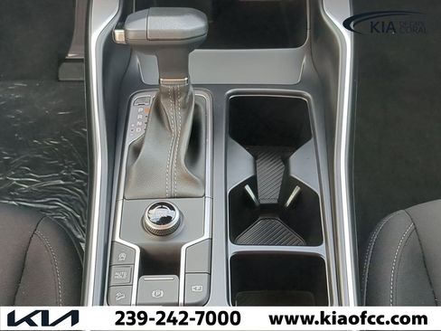 New 2025 Kia Sorento LX image 18