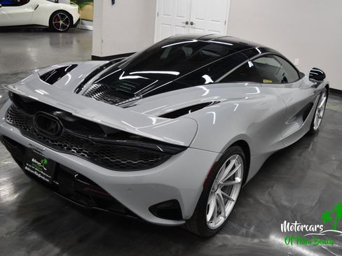 Used 2025 McLaren 750S image 14