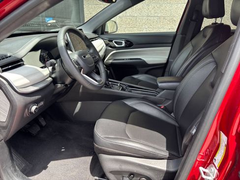 Used 2025 Jeep Compass Limited AWD/4WD image 28