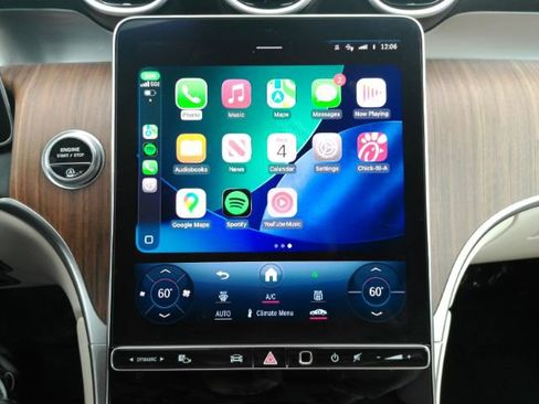 Used 2024 Mercedes-Benz GLC 300 SUV image 11