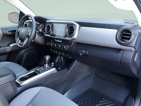 Certified 2023 Toyota Tacoma SR5 AWD/4WD image 28