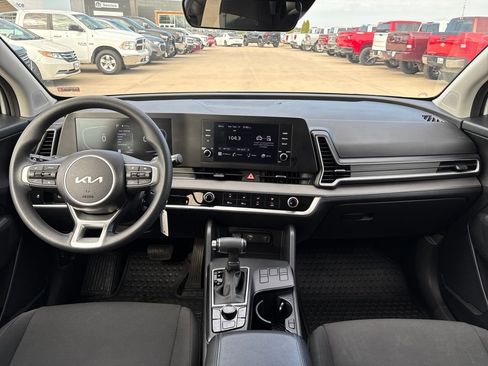 Used 2023 Kia Sportage LX image 17