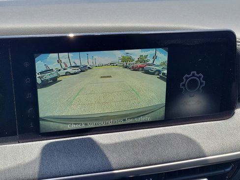 Certified 2025 Nissan Kicks SV FWD image 21
