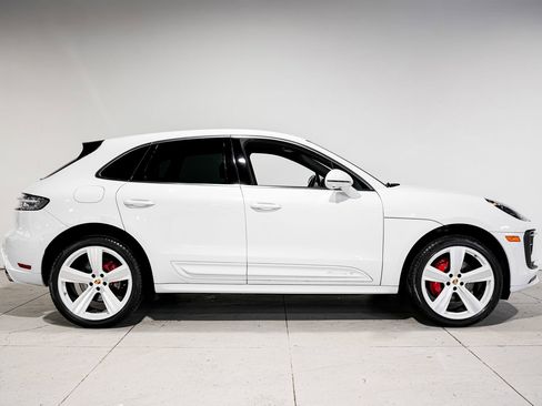 Used 2023 Porsche Macan S AWD/4WD image 2