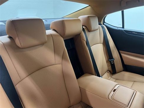 Certified 2025 Lexus ES 350 image 13