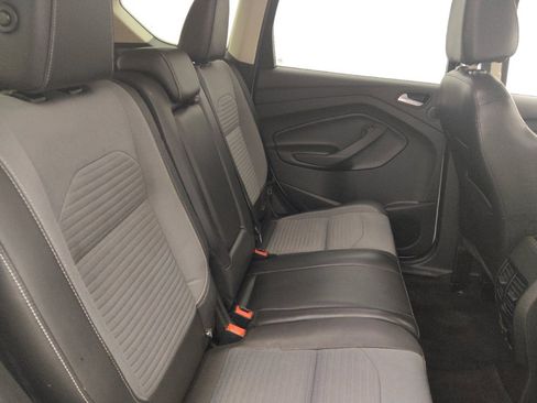 Used 2017 Ford Escape SE w/ Equipment Group 201A FWD image 19